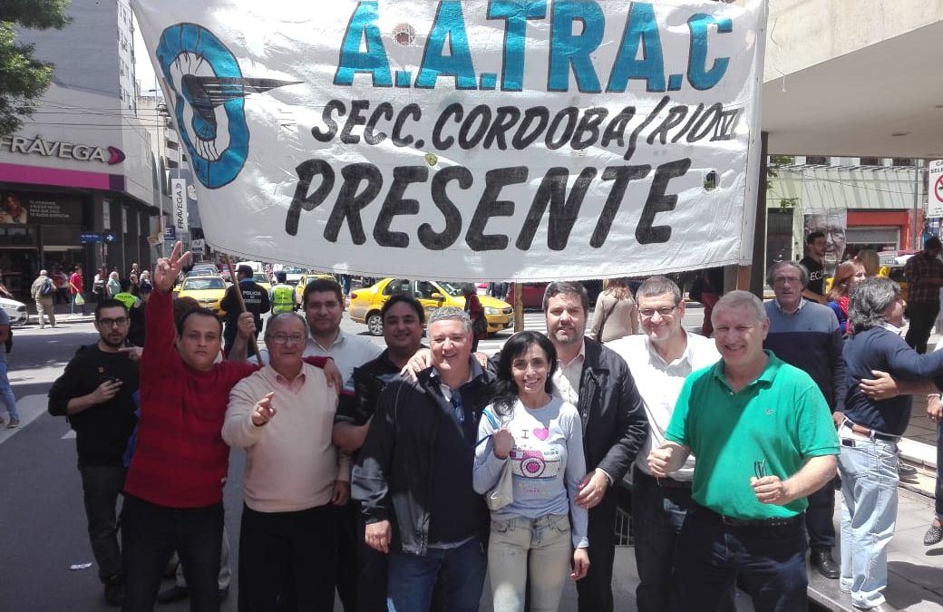 Ciudad de Córdoba: Abrazo solidario para los compañeros de Radio Nacional